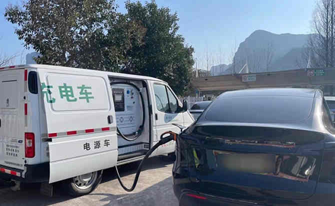 福安汽车搭电